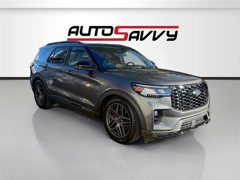 Used 2025 Ford Explorer ST image 1