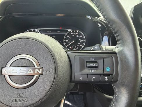 Used 2023 Nissan Pathfinder SL w/ SL Premium Package FWD image 18