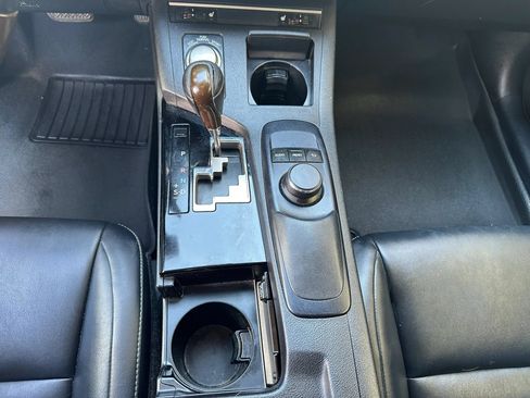Used 2013 Lexus ES 350 w/ Premium Pkg FWD image 16