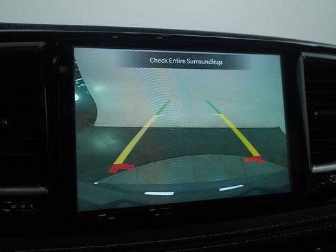 Used 2023 Chrysler Pacifica Limited image 22