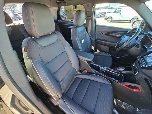 Used 2023 Chevrolet TrailBlazer RS w/ Convenience Package image 32