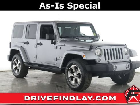 Used 2018 Jeep Wrangler Unlimited Sahara w/ Connectivity Group AWD/4WD image 1