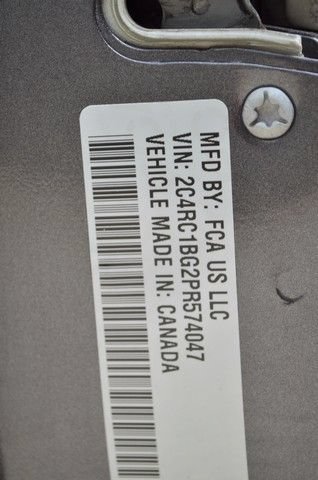 Used 2023 Chrysler Pacifica Touring-L FWD image 14