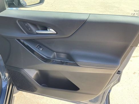 Used 2025 Chevrolet Equinox LT FWD image 16