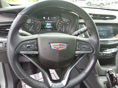 Used 2023 Cadillac XT6 Premium Luxury w/ Technology Package FWD image 13