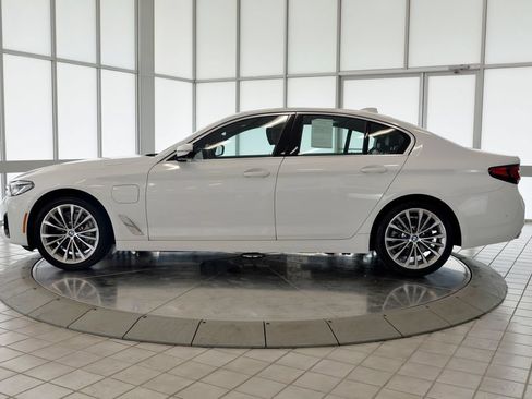 Used 2021 BMW 530e xDrive AWD/4WD image 5