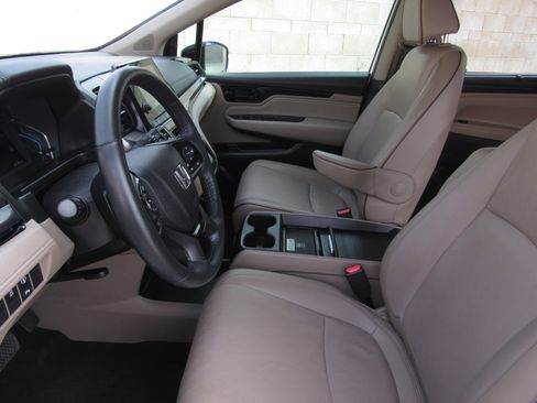 Used 2023 Honda Odyssey Elite image 19