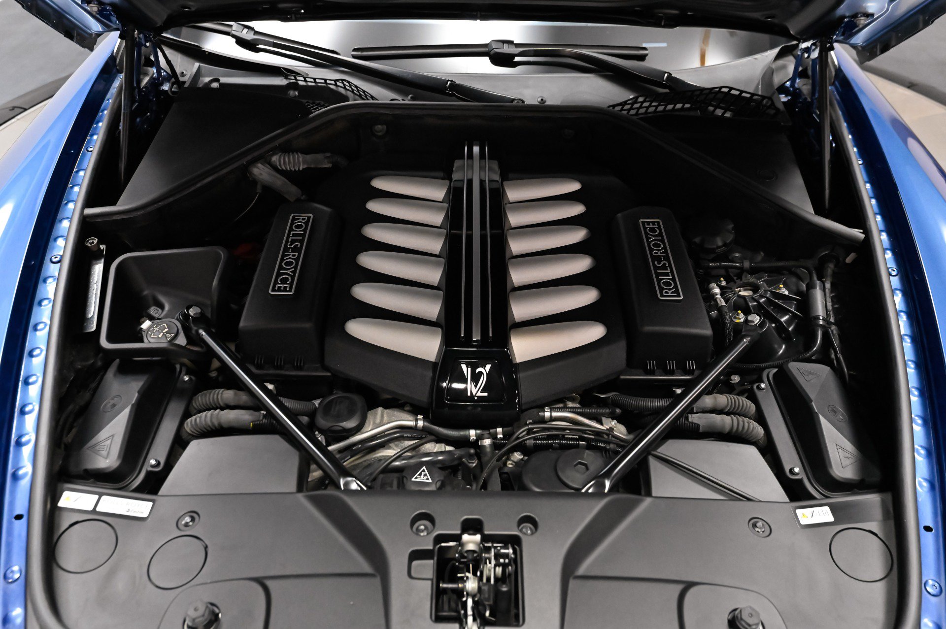 Used 2012 Rolls-Royce Ghost RWD image 24