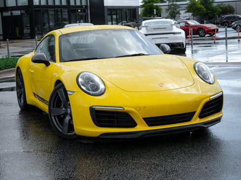 Used 2018 Porsche 911 Carrera T RWD image 2