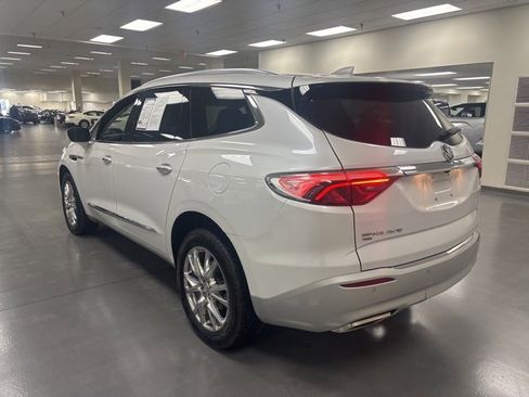 Used 2023 Buick Enclave Essence w/ Experience Buick Package image 5