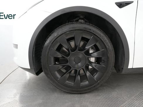 Used 2023 Tesla Model Y Long Range AWD/4WD image 18