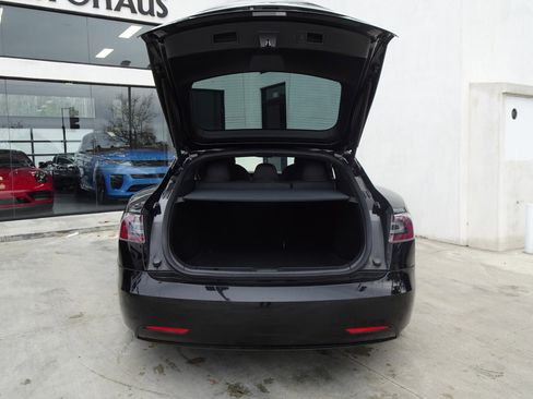 Used 2020 Tesla Model S Long Range Plus image 8