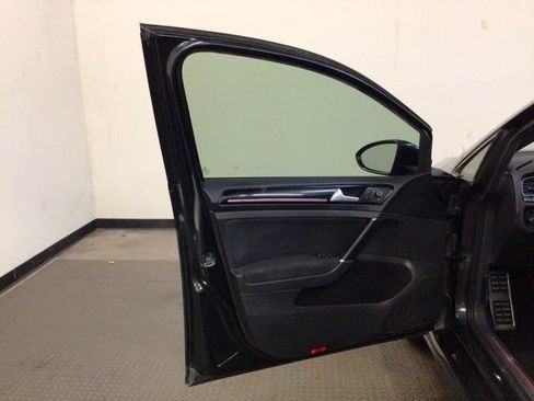 Used 2017 Volkswagen GTI S image 13