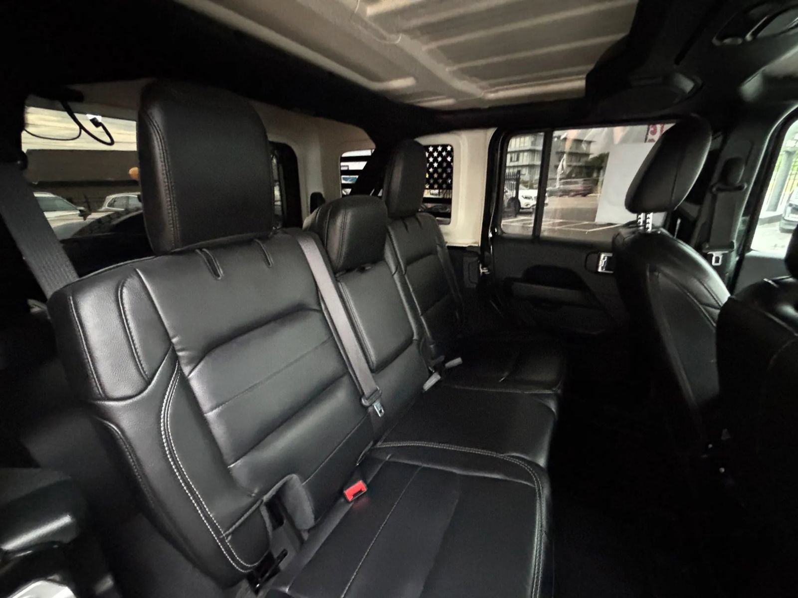 Used 2020 Jeep Wrangler Unlimited Sahara AWD/4WD image 36