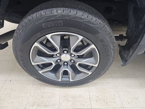 Used 2023 Chevrolet Silverado 1500 LT AWD/4WD image 21