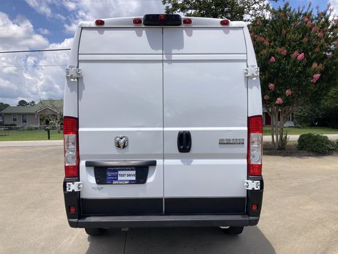 Used 2024 RAM ProMaster 2500 w/ Convenience Group FWD image 7