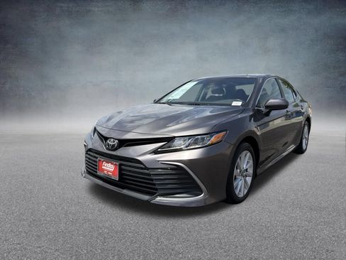 Used 2024 Toyota Camry LE FWD image 8