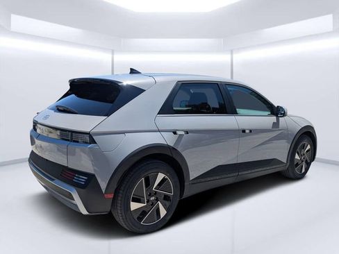 New 2026 Hyundai Ioniq 5 SE RWD image 3