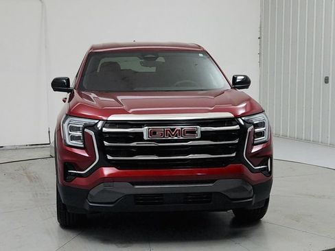 Used 2026 GMC Terrain Elevation w/ Technology Package II FWD image 2