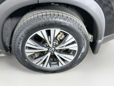 Used 2023 Nissan Rogue SV FWD image 11