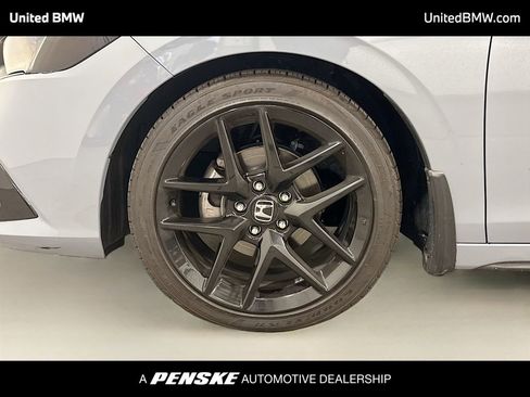 Used 2024 Honda Civic Sport image 2