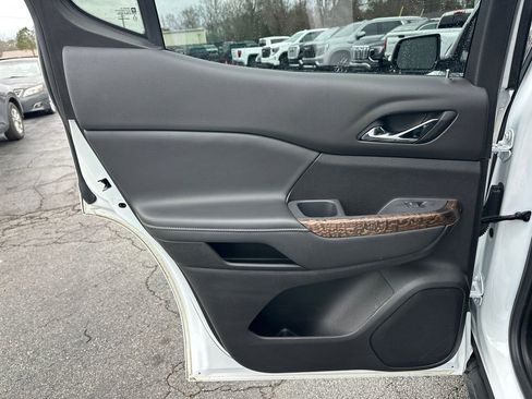 Used 2022 GMC Acadia Denali w/ Denali Ultimate Package image 22