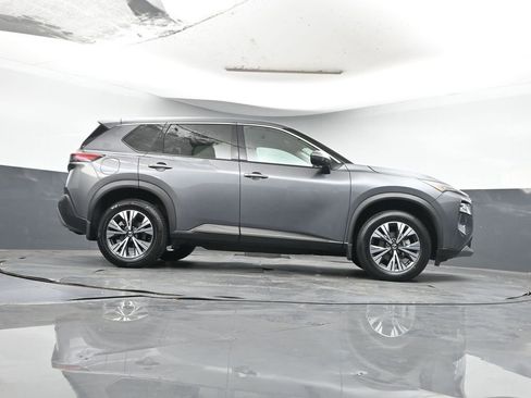 Used 2021 Nissan Rogue SV image 32