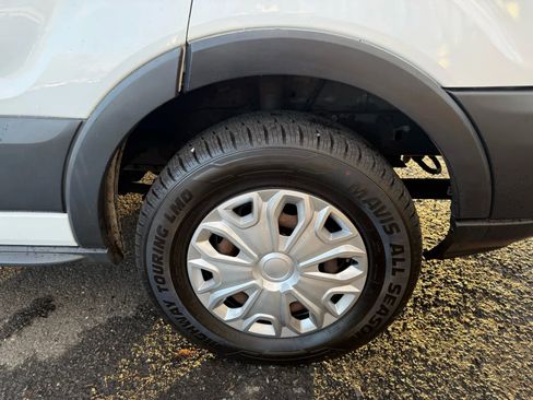 Used 2015 Ford Transit 350 XLT image 32