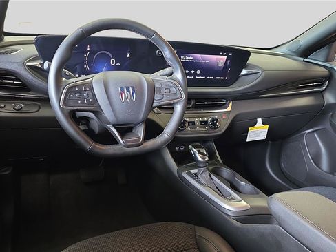 Used 2025 Buick Envista Preferred w/ Convenience I Package FWD image 19
