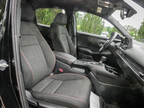 Certified 2025 Honda HR-V Sport image 31