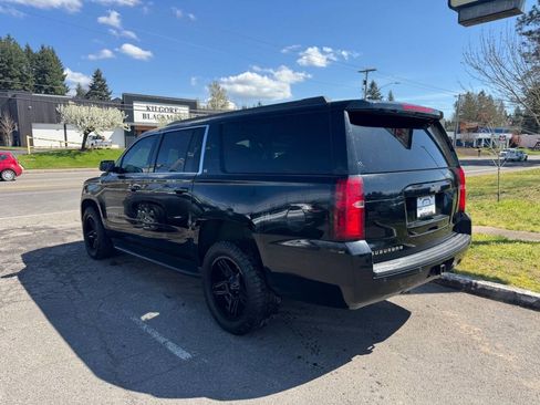 Used 2018 Chevrolet Suburban LT image 13