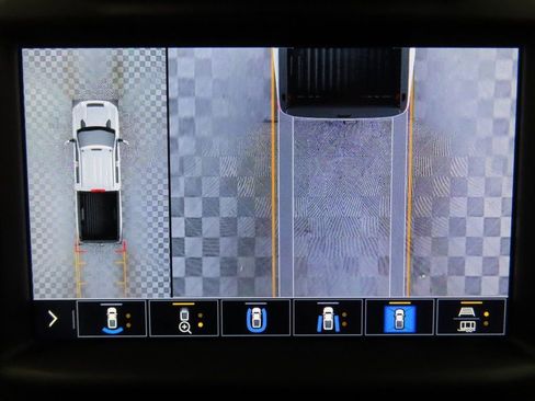 Used 2023 Chevrolet Silverado 3500 LTZ w/ LTZ Convenience Package image 17