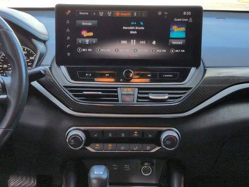 Certified 2023 Nissan Altima 2.5 SR w/ SR Premium Package FWD image 17