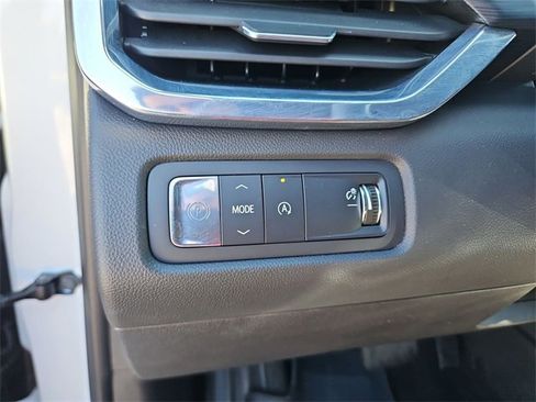 Used 2025 GMC Acadia Elevation image 18