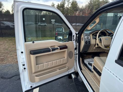 Used 2008 Ford F450 Lariat image 13