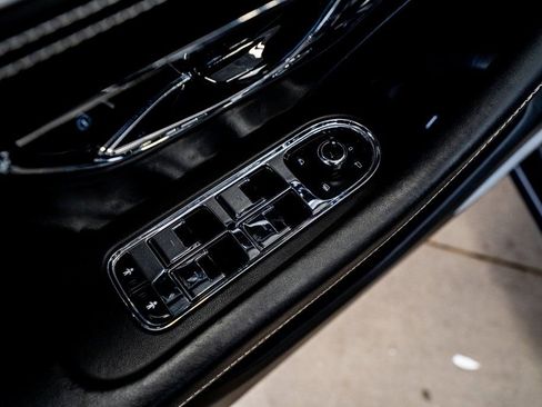 Used 2021 Bentley Flying Spur W12 image 33