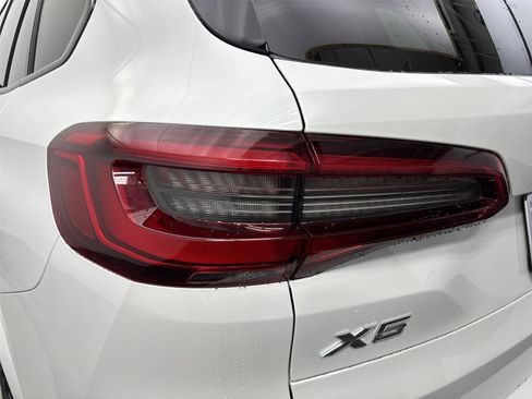 Used 2019 BMW X5 xDrive50i w/ M Sport Package image 19