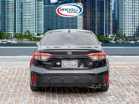 Used 2025 Toyota Corolla SE w/ SE Premium Package image 6