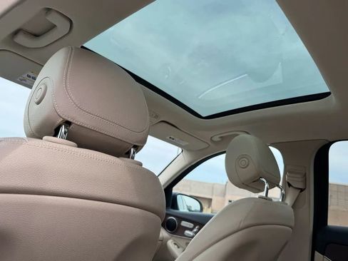 Used 2021 Mercedes-Benz GLC 300 4MATIC image 28