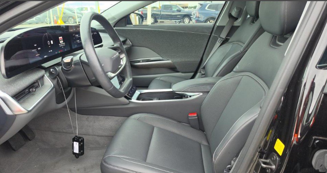 Used 2025 Lucid Air Pure RWD image 4