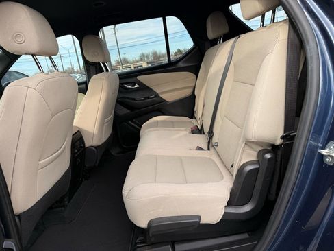 Used 2022 Chevrolet Traverse LS image 13