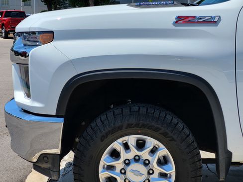 Used 2020 Chevrolet Silverado 2500 LTZ w/ LTZ Convenience Package AWD/4WD image 7