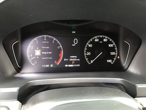 Certified 2024 Honda Pilot Touring image 9