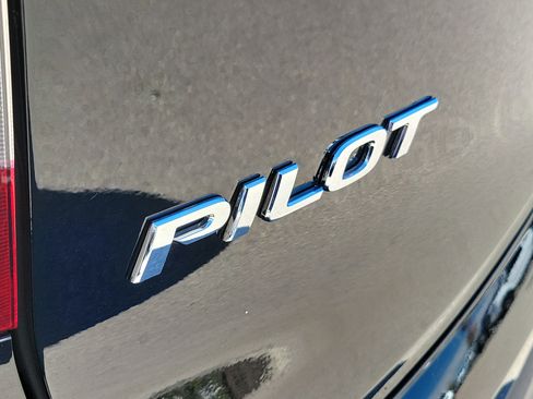 Used 2022 Honda Pilot Special Edition image 11