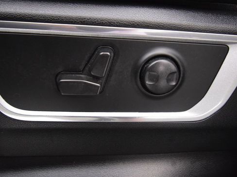 Used 2022 RAM 1500 Laramie AWD/4WD image 25