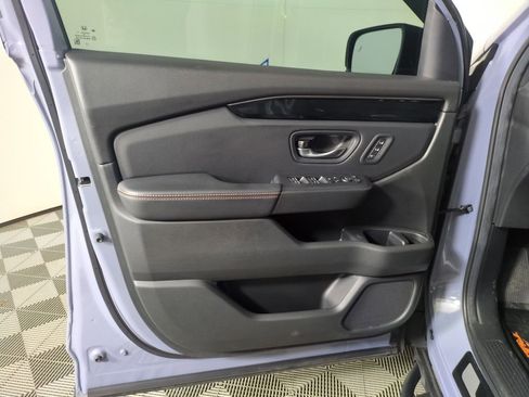 Certified 2025 Honda Pilot TrailSport image 14