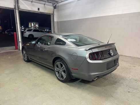 Used 2013 Ford Mustang Premium w/ Electronics Pkg RWD image 5