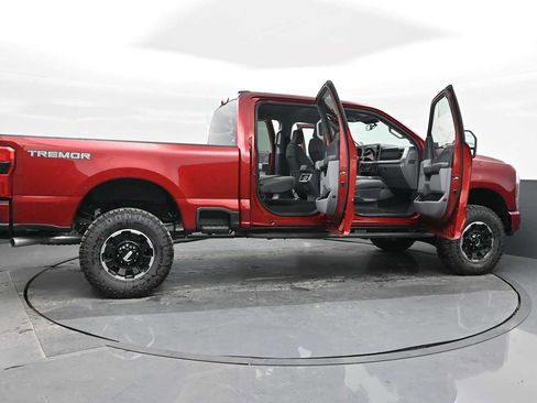 New 2025 Ford F250 XLT w/ Black Appearance Package image 41