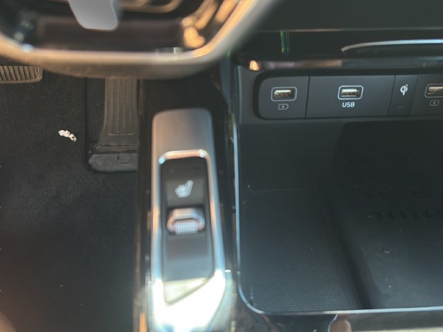 Used 2023 Kia Sorento SX AWD/4WD image 29