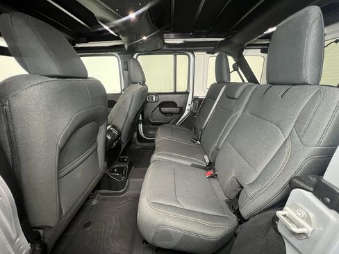 Used 2024 Jeep Wrangler Willys image 5